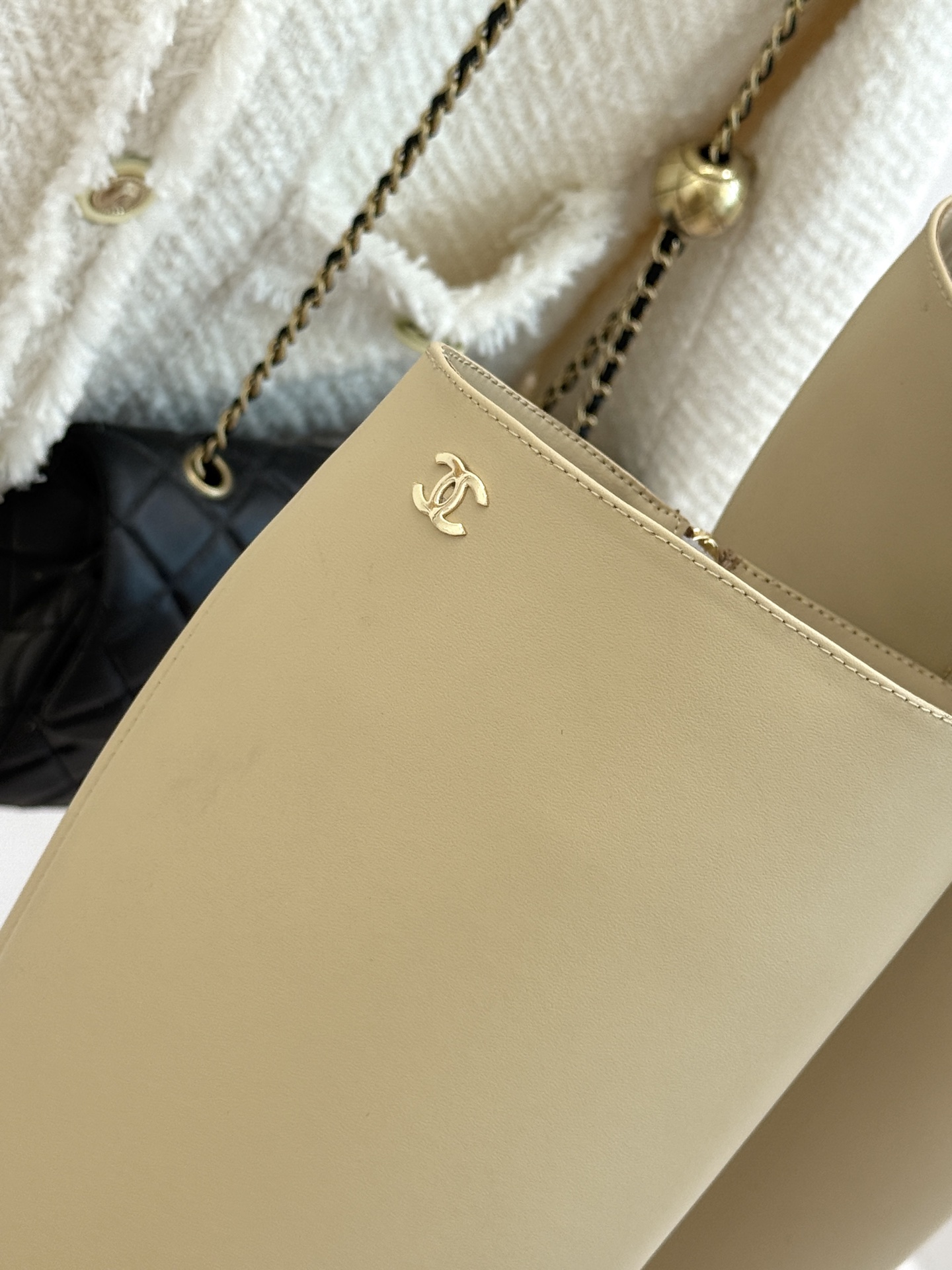 CHANE*|小香26B新品极简 方头粗跟长靴 极简方头勾勒利落线条 高筒靴型修饰腿型比例 粗跟稳当悄悄拔高身形 双C暗 CHANE*|小香26B新品极简 方头粗跟长靴 极简方头勾勒利落线条 高筒靴型修饰腿型比例 粗跟稳当悄悄拔高身形 双C暗
