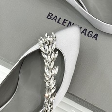 Balenciaga x Manolo Blahnik联盟款 26WF新品水晶叶真丝高跟凉鞋 巴黎世家联名莫罗新作 真丝 Balenciaga x Manolo Blahnik联盟款 26WF新品水晶叶真丝高跟凉鞋 巴黎世家联名莫罗新作 真丝