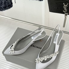 Balenciaga x Manolo Blahnik联盟款 26WF新品水晶叶真丝高跟凉鞋 巴黎世家联名莫罗新作 真丝 Balenciaga x Manolo Blahnik联盟款 26WF新品水晶叶真丝高跟凉鞋 巴黎世家联名莫罗新作 真丝