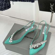 Balenciaga x Manolo Blahnik联盟款 26WF新品水晶叶真丝高跟凉鞋 巴黎世家联名莫罗新作 真丝 Balenciaga x Manolo Blahnik联盟款 26WF新品水晶叶真丝高跟凉鞋 巴黎世家联名莫罗新作 真丝