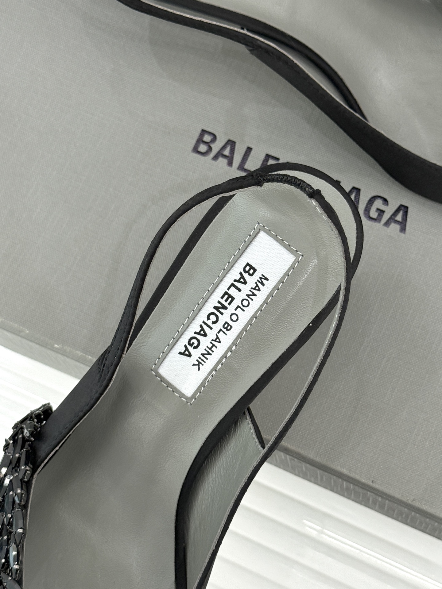 Balenciaga x Manolo Blahnik联盟款 26WF新品水晶叶真丝高跟凉鞋 巴黎世家联名莫罗新作 真丝 Balenciaga x Manolo Blahnik联盟款 26WF新品水晶叶真丝高跟凉鞋 巴黎世家联名莫罗新作 真丝