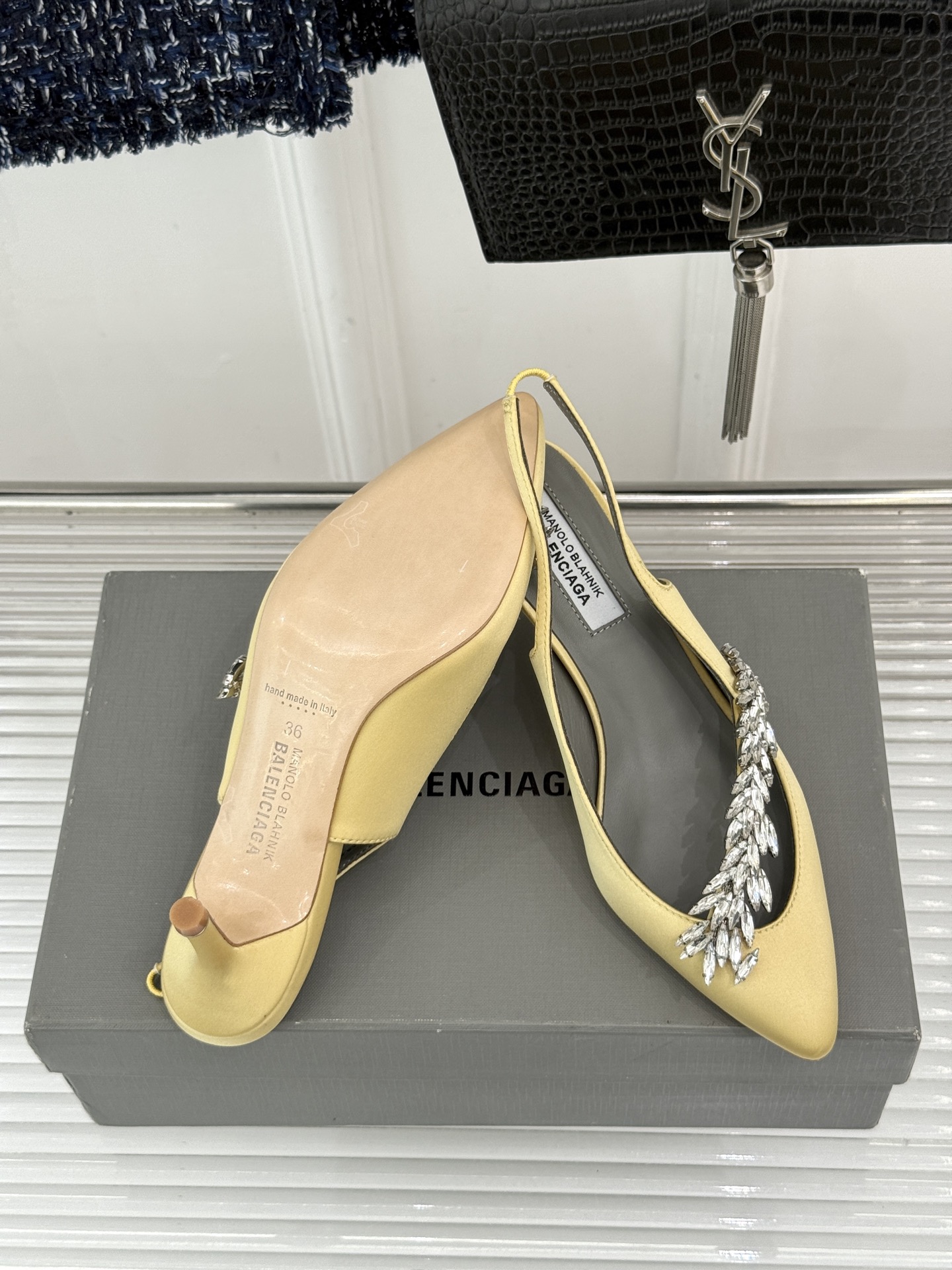 Balenciaga x Manolo Blahnik联盟款 26WF新品水晶叶真丝高跟凉鞋 巴黎世家联名莫罗新作 真丝 Balenciaga x Manolo Blahnik联盟款 26WF新品水晶叶真丝高跟凉鞋 巴黎世家联名莫罗新作 真丝