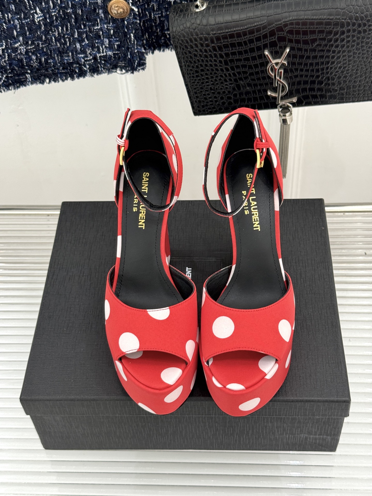 Saint Laurent /YSL圣罗兰26WF新品 波点鱼嘴防水台高跟凉鞋 波点肌理晕染复古调性 鱼嘴露趾衬足型纤细