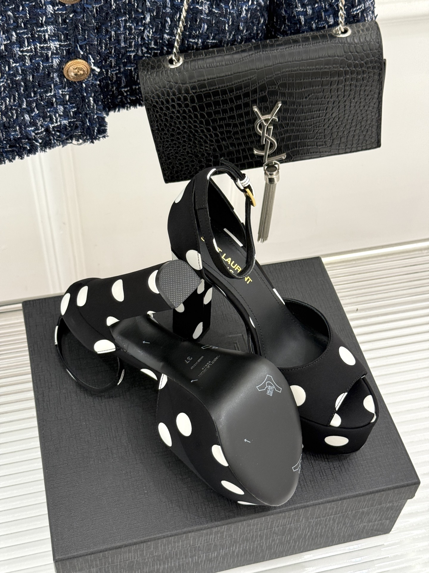 Saint Laurent /YSL圣罗兰26WF新品 波点鱼嘴防水台高跟凉鞋 波点肌理晕染复古调性 鱼嘴露趾衬足型纤细