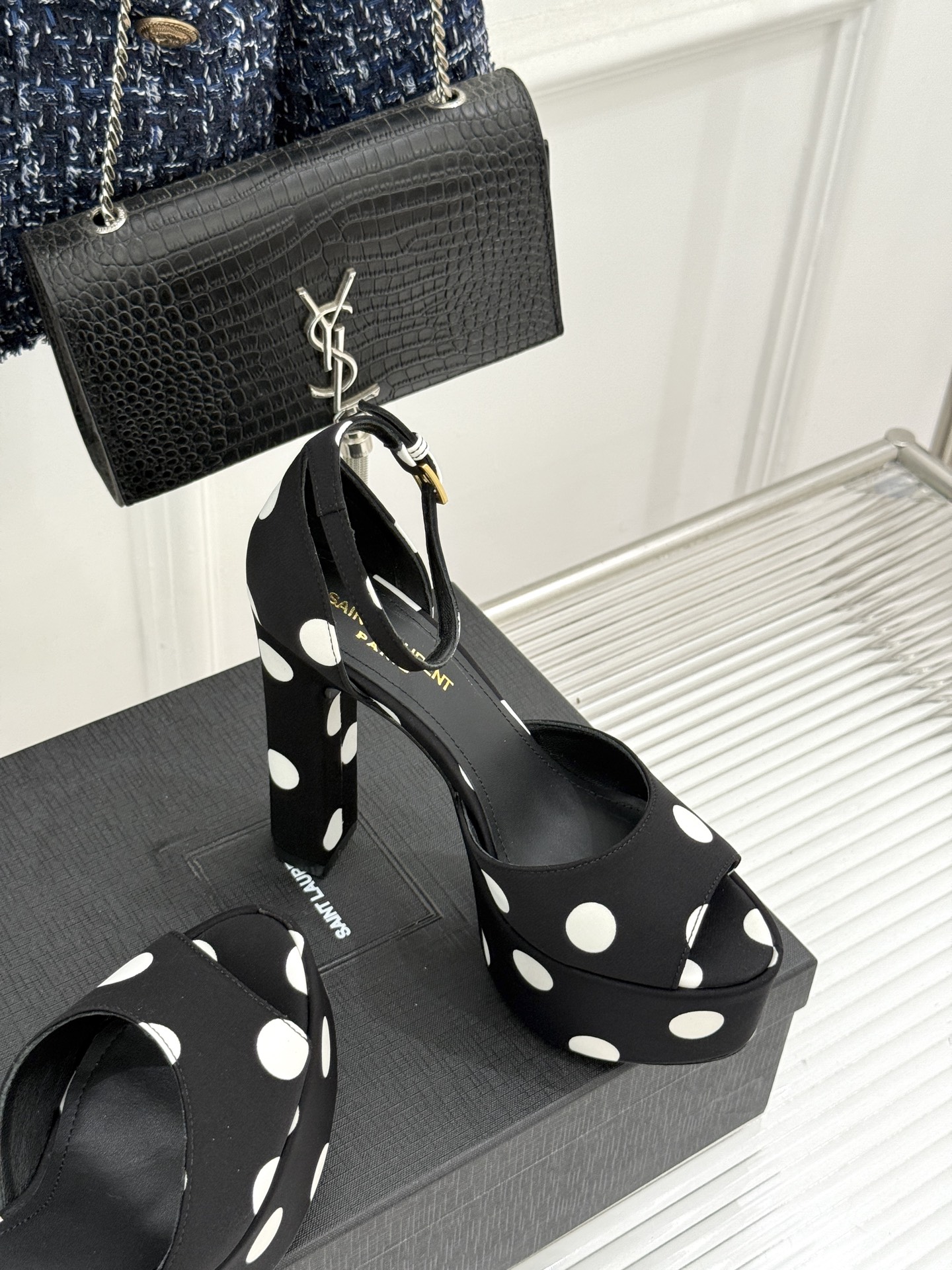 Saint Laurent /YSL圣罗兰26WF新品 波点鱼嘴防水台高跟凉鞋 波点肌理晕染复古调性 鱼嘴露趾衬足型纤细