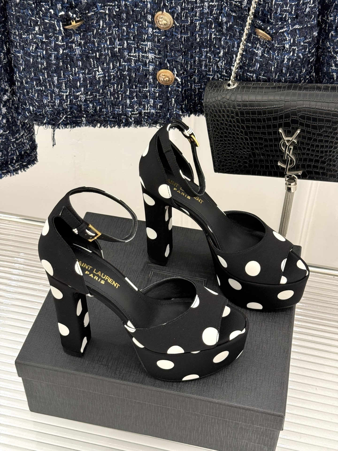 Saint Laurent /YSL圣罗兰26WF新品 波点鱼嘴防水台高跟凉鞋 波点肌理晕染复古调性 鱼嘴露趾衬足型纤细