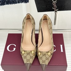 Gucci/古驰26WF新品Donna系列 马衔扣尖头高跟鞋凉鞋 经典马衔扣缀鞋面 尖头线条修饰纤细脚型 细跟拉长腿型比 Gucci/古驰26WF新品Donna系列 马衔扣尖头高跟鞋凉鞋 经典马衔扣缀鞋面 尖头线条修饰纤细脚型 细跟拉长腿型比