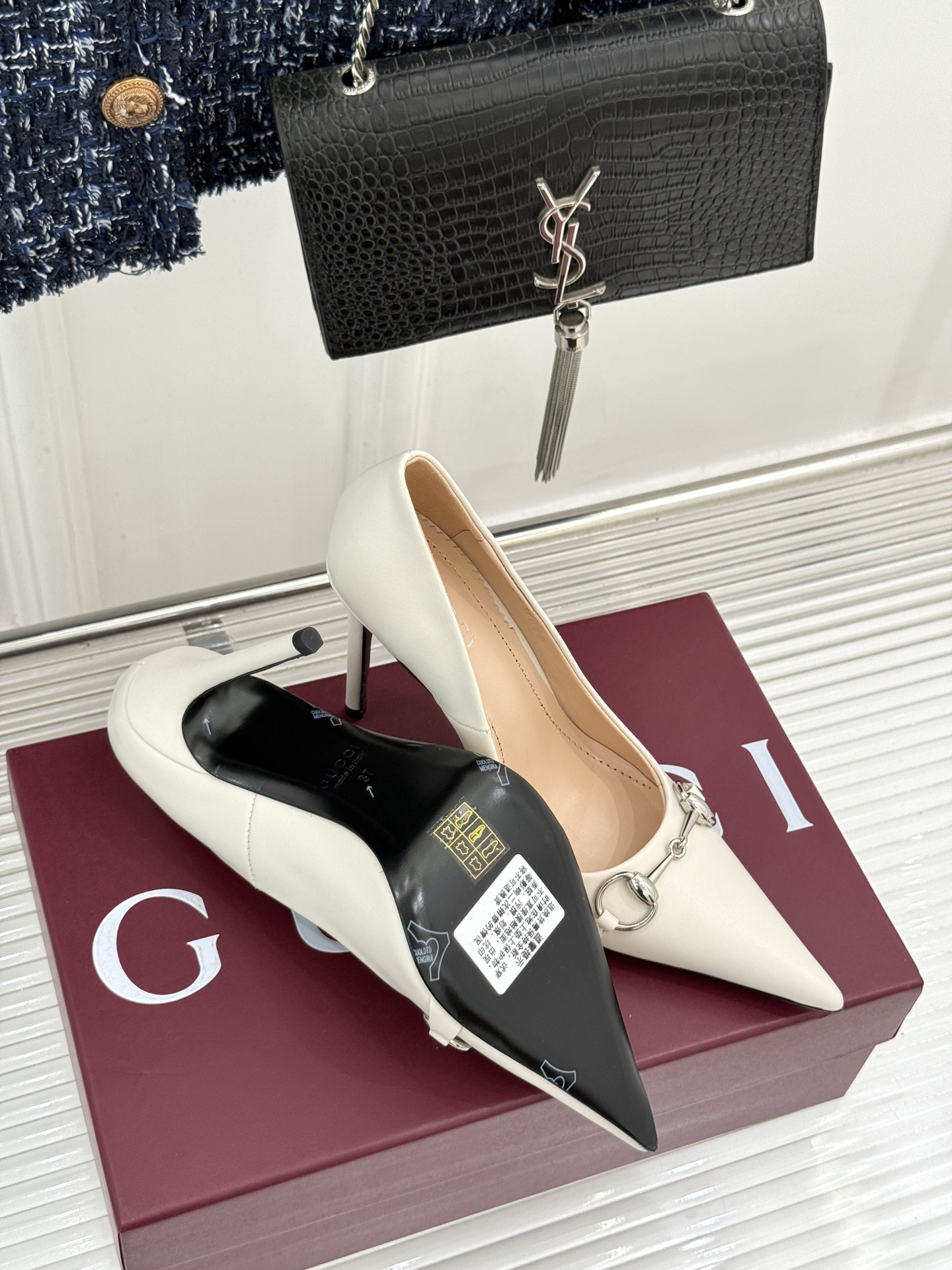 Gucci/古驰26WF新品Donna系列 马衔扣尖头高跟鞋凉鞋 经典马衔扣缀鞋面 尖头线条修饰纤细脚型 细跟拉长腿型比