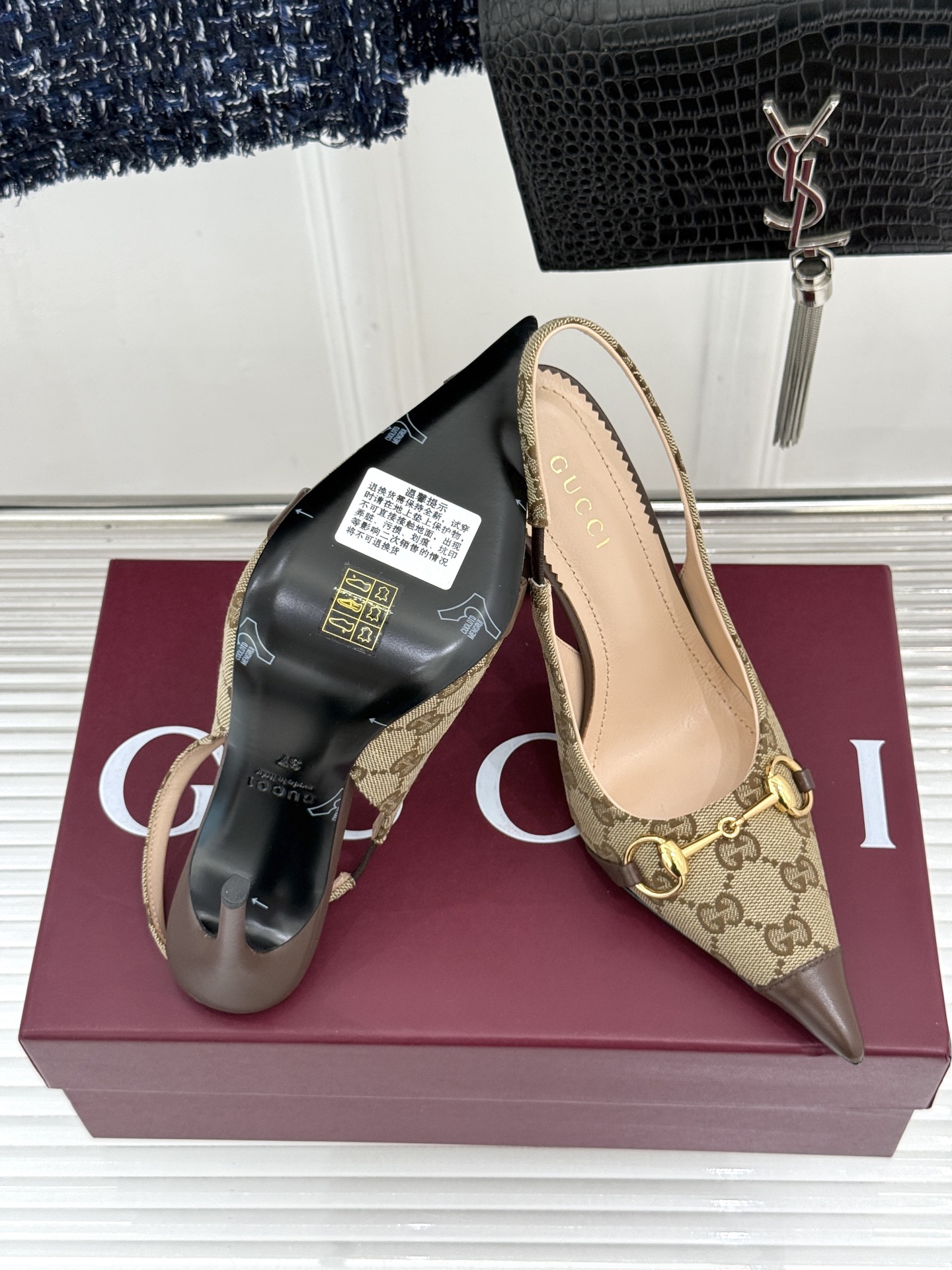 Gucci/古驰26WF新品Donna系列 马衔扣尖头高跟鞋凉鞋 经典马衔扣缀鞋面 尖头线条修饰纤细脚型 细跟拉长腿型比 Gucci/古驰26WF新品Donna系列 马衔扣尖头高跟鞋凉鞋 经典马衔扣缀鞋面 尖头线条修饰纤细脚型 细跟拉长腿型比