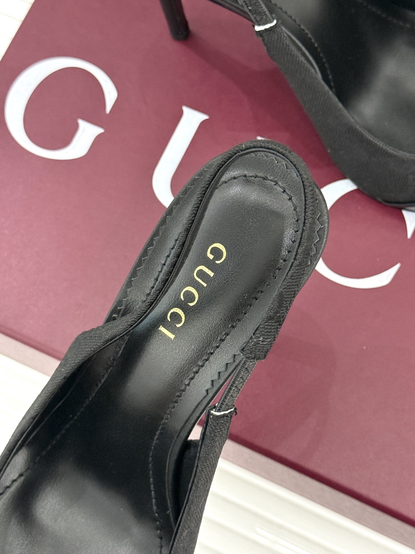 Gucci/古驰26WF新品Donna系列 马衔扣尖头高跟鞋凉鞋 经典马衔扣缀鞋面 尖头线条修饰纤细脚型 细跟拉长腿型比 Gucci/古驰26WF新品Donna系列 马衔扣尖头高跟鞋凉鞋 经典马衔扣缀鞋面 尖头线条修饰纤细脚型 细跟拉长腿型比