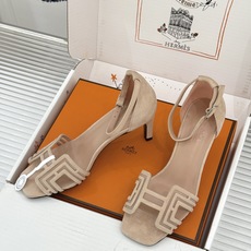 (配原版飞机盒) Hermès/爱马仕经典H型 细跟高跟凉鞋 极简奢韵 勾勒优雅身姿 标志性H型镂空鞋面 凝练品牌经典设 (配原版飞机盒) Hermès/爱马仕经典H型 细跟高跟凉鞋 极简奢韵 勾勒优雅身姿 标志性H型镂空鞋面 凝练品牌经典设