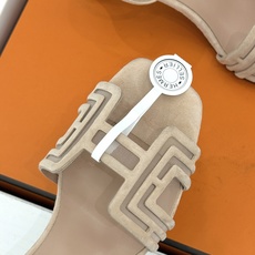 (配原版飞机盒) Hermès/爱马仕经典H型 细跟高跟凉鞋 极简奢韵 勾勒优雅身姿 标志性H型镂空鞋面 凝练品牌经典设 (配原版飞机盒) Hermès/爱马仕经典H型 细跟高跟凉鞋 极简奢韵 勾勒优雅身姿 标志性H型镂空鞋面 凝练品牌经典设