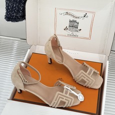(配原版飞机盒) Hermès/爱马仕经典H型 细跟高跟凉鞋 极简奢韵 勾勒优雅身姿 标志性H型镂空鞋面 凝练品牌经典设 (配原版飞机盒) Hermès/爱马仕经典H型 细跟高跟凉鞋 极简奢韵 勾勒优雅身姿 标志性H型镂空鞋面 凝练品牌经典设