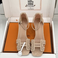 (配原版飞机盒) Hermès/爱马仕经典H型 细跟高跟凉鞋 极简奢韵 勾勒优雅身姿 标志性H型镂空鞋面 凝练品牌经典设 (配原版飞机盒) Hermès/爱马仕经典H型 细跟高跟凉鞋 极简奢韵 勾勒优雅身姿 标志性H型镂空鞋面 凝练品牌经典设