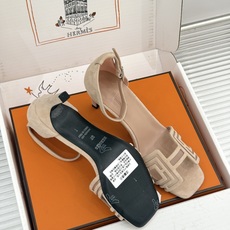 (配原版飞机盒) Hermès/爱马仕经典H型 细跟高跟凉鞋 极简奢韵 勾勒优雅身姿 标志性H型镂空鞋面 凝练品牌经典设 (配原版飞机盒) Hermès/爱马仕经典H型 细跟高跟凉鞋 极简奢韵 勾勒优雅身姿 标志性H型镂空鞋面 凝练品牌经典设
