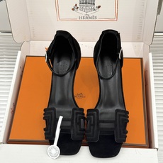 (配原版飞机盒) Hermès/爱马仕经典H型 细跟高跟凉鞋 极简奢韵 勾勒优雅身姿 标志性H型镂空鞋面 凝练品牌经典设 (配原版飞机盒) Hermès/爱马仕经典H型 细跟高跟凉鞋 极简奢韵 勾勒优雅身姿 标志性H型镂空鞋面 凝练品牌经典设