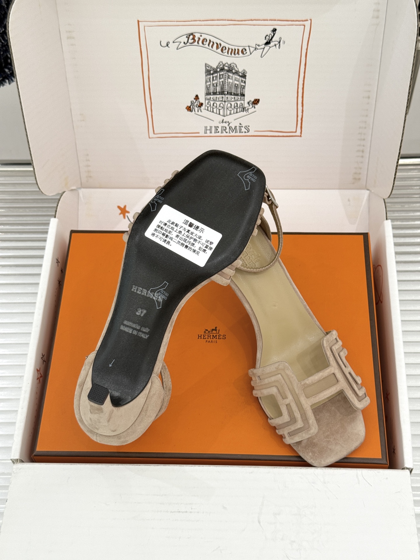 （配原版飞机盒） Hermès/爱马仕经典H型 细跟高跟凉鞋 极简奢韵 勾勒优雅身姿 标志性H型镂空鞋面 凝练品牌经典设