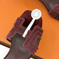 (配原版飞机盒) Hermès/爱马仕经典H型 细跟高跟凉鞋 极简奢韵 勾勒优雅身姿 标志性H型镂空鞋面 凝练品牌经典设 (配原版飞机盒) Hermès/爱马仕经典H型 细跟高跟凉鞋 极简奢韵 勾勒优雅身姿 标志性H型镂空鞋面 凝练品牌经典设