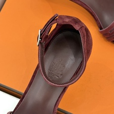 (配原版飞机盒) Hermès/爱马仕经典H型 细跟高跟凉鞋 极简奢韵 勾勒优雅身姿 标志性H型镂空鞋面 凝练品牌经典设 (配原版飞机盒) Hermès/爱马仕经典H型 细跟高跟凉鞋 极简奢韵 勾勒优雅身姿 标志性H型镂空鞋面 凝练品牌经典设
