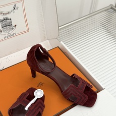 (配原版飞机盒) Hermès/爱马仕经典H型 细跟高跟凉鞋 极简奢韵 勾勒优雅身姿 标志性H型镂空鞋面 凝练品牌经典设 (配原版飞机盒) Hermès/爱马仕经典H型 细跟高跟凉鞋 极简奢韵 勾勒优雅身姿 标志性H型镂空鞋面 凝练品牌经典设