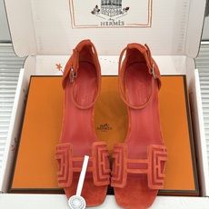 (配原版飞机盒) Hermès/爱马仕经典H型 细跟高跟凉鞋 极简奢韵 勾勒优雅身姿 标志性H型镂空鞋面 凝练品牌经典设 (配原版飞机盒) Hermès/爱马仕经典H型 细跟高跟凉鞋 极简奢韵 勾勒优雅身姿 标志性H型镂空鞋面 凝练品牌经典设