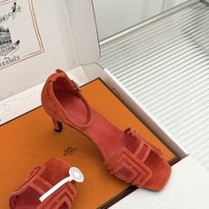 (配原版飞机盒) Hermès/爱马仕经典H型 细跟高跟凉鞋 极简奢韵 勾勒优雅身姿 标志性H型镂空鞋面 凝练品牌经典设 (配原版飞机盒) Hermès/爱马仕经典H型 细跟高跟凉鞋 极简奢韵 勾勒优雅身姿 标志性H型镂空鞋面 凝练品牌经典设
