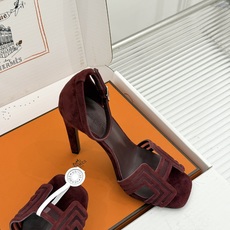 (配原版飞机盒) Hermès/爱马仕经典H型 细跟高跟凉鞋 极简奢韵 勾勒优雅身姿 标志性H型镂空鞋面 凝练品牌经典设 (配原版飞机盒) Hermès/爱马仕经典H型 细跟高跟凉鞋 极简奢韵 勾勒优雅身姿 标志性H型镂空鞋面 凝练品牌经典设