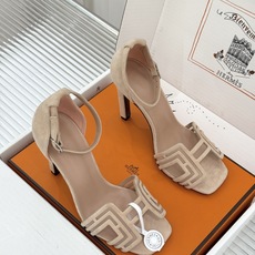 (配原版飞机盒) Hermès/爱马仕经典H型 细跟高跟凉鞋 极简奢韵 勾勒优雅身姿 标志性H型镂空鞋面 凝练品牌经典设 (配原版飞机盒) Hermès/爱马仕经典H型 细跟高跟凉鞋 极简奢韵 勾勒优雅身姿 标志性H型镂空鞋面 凝练品牌经典设