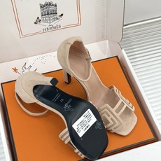 (配原版飞机盒) Hermès/爱马仕经典H型 细跟高跟凉鞋 极简奢韵 勾勒优雅身姿 标志性H型镂空鞋面 凝练品牌经典设 (配原版飞机盒) Hermès/爱马仕经典H型 细跟高跟凉鞋 极简奢韵 勾勒优雅身姿 标志性H型镂空鞋面 凝练品牌经典设