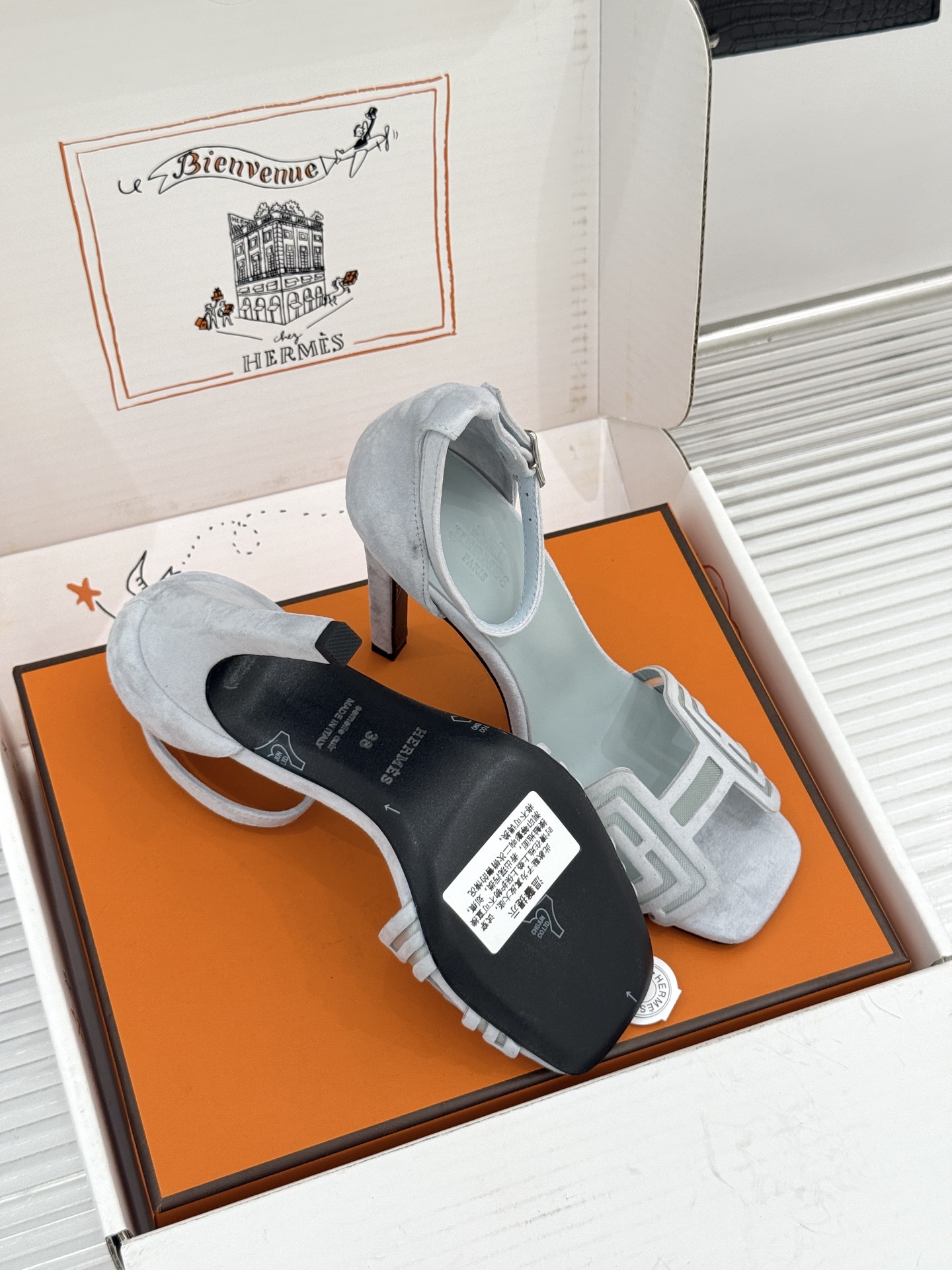 （配原版飞机盒） Hermès/爱马仕经典H型 细跟高跟凉鞋 极简奢韵 勾勒优雅身姿 标志性H型镂空鞋面 凝练品牌经典设