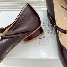 MaisonMargiela|MM6马吉拉 复古分趾玛丽珍鞋 谁懂马吉拉这双的魅力 复古分趾玛丽珍鞋型 招牌分趾灵魂设计 MaisonMargiela|MM6马吉拉 复古分趾玛丽珍鞋 谁懂马吉拉这双的魅力 复古分趾玛丽珍鞋型 招牌分趾灵魂设计