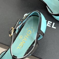 CHANE*|小香26B新品拼色 T字带中空高跟凉鞋 T字带缀双C金属标识 中空露肤显纤细 细高跟悄悄拉长腿线 复古法式 CHANE*|小香26B新品拼色 T字带中空高跟凉鞋 T字带缀双C金属标识 中空露肤显纤细 细高跟悄悄拉长腿线 复古法式