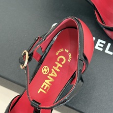 CHANE*|小香26B新品拼色 T字带中空高跟凉鞋 T字带缀双C金属标识 中空露肤显纤细 细高跟悄悄拉长腿线 复古法式 CHANE*|小香26B新品拼色 T字带中空高跟凉鞋 T字带缀双C金属标识 中空露肤显纤细 细高跟悄悄拉长腿线 复古法式