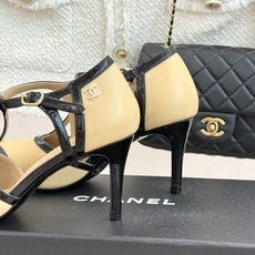 CHANE*|小香26B新品拼色 T字带中空高跟凉鞋 T字带缀双C金属标识 中空露肤显纤细 细高跟悄悄拉长腿线 复古法式 CHANE*|小香26B新品拼色 T字带中空高跟凉鞋 T字带缀双C金属标识 中空露肤显纤细 细高跟悄悄拉长腿线 复古法式
