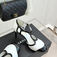 CHANE*|小香26B新品拼色 T字带中空高跟凉鞋 T字带缀双C金属标识 中空露肤显纤细 细高跟悄悄拉长腿线 复古法式 CHANE*|小香26B新品拼色 T字带中空高跟凉鞋 T字带缀双C金属标识 中空露肤显纤细 细高跟悄悄拉长腿线 复古法式