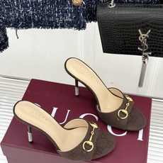 Gucci/古驰26WF新品马衔扣 鱼嘴高跟拖鞋 鱼嘴设计尽显柔美 经典金属扣复古韵味足 意式匠心镌刻品牌底蕴 细跟撑起 Gucci/古驰26WF新品马衔扣 鱼嘴高跟拖鞋 鱼嘴设计尽显柔美 经典金属扣复古韵味足 意式匠心镌刻品牌底蕴 细跟撑起