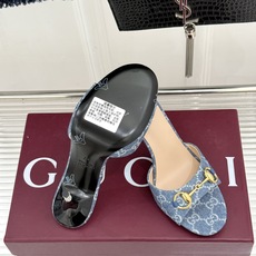 Gucci/古驰26WF新品马衔扣 鱼嘴高跟拖鞋 鱼嘴设计尽显柔美 经典金属扣复古韵味足 意式匠心镌刻品牌底蕴 细跟撑起 Gucci/古驰26WF新品马衔扣 鱼嘴高跟拖鞋 鱼嘴设计尽显柔美 经典金属扣复古韵味足 意式匠心镌刻品牌底蕴 细跟撑起