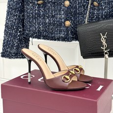 Gucci/古驰26WF新品马衔扣 鱼嘴高跟拖鞋 鱼嘴设计尽显柔美 经典金属扣复古韵味足 意式匠心镌刻品牌底蕴 细跟撑起 Gucci/古驰26WF新品马衔扣 鱼嘴高跟拖鞋 鱼嘴设计尽显柔美 经典金属扣复古韵味足 意式匠心镌刻品牌底蕴 细跟撑起