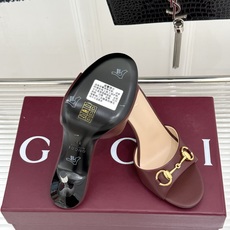 Gucci/古驰26WF新品马衔扣 鱼嘴高跟拖鞋 鱼嘴设计尽显柔美 经典金属扣复古韵味足 意式匠心镌刻品牌底蕴 细跟撑起 Gucci/古驰26WF新品马衔扣 鱼嘴高跟拖鞋 鱼嘴设计尽显柔美 经典金属扣复古韵味足 意式匠心镌刻品牌底蕴 细跟撑起