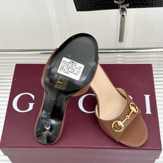 Gucci/古驰26WF新品马衔扣 鱼嘴高跟拖鞋 鱼嘴设计尽显柔美 经典金属扣复古韵味足 意式匠心镌刻品牌底蕴 细跟撑起 Gucci/古驰26WF新品马衔扣 鱼嘴高跟拖鞋 鱼嘴设计尽显柔美 经典金属扣复古韵味足 意式匠心镌刻品牌底蕴 细跟撑起
