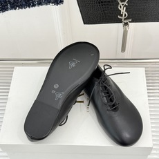 The Row 26WF新品极简复古 系带小皮鞋单鞋 意制纳帕皮触感柔润细腻 无标极简藏尽静奢格调 杏仁鞋头利落修饰脚型 The Row 26WF新品极简复古 系带小皮鞋单鞋 意制纳帕皮触感柔润细腻 无标极简藏尽静奢格调 杏仁鞋头利落修饰脚型