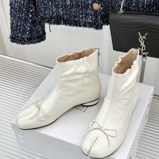 MaisonMargiela|MM6马吉拉 复古蝴蝶结褶皱分趾短靴 蝴蝶结柔化解构先锋感 褶皱皮面晕开复古调性 经典t MaisonMargiela|MM6马吉拉 复古蝴蝶结褶皱分趾短靴 蝴蝶结柔化解构先锋感 褶皱皮面晕开复古调性 经典t