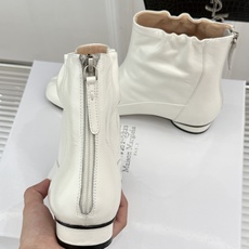 MaisonMargiela|MM6马吉拉 复古蝴蝶结褶皱分趾短靴 蝴蝶结柔化解构先锋感 褶皱皮面晕开复古调性 经典t MaisonMargiela|MM6马吉拉 复古蝴蝶结褶皱分趾短靴 蝴蝶结柔化解构先锋感 褶皱皮面晕开复古调性 经典t