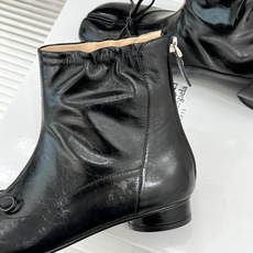 MaisonMargiela|MM6马吉拉 复古蝴蝶结褶皱分趾短靴 蝴蝶结柔化解构先锋感 褶皱皮面晕开复古调性 经典t MaisonMargiela|MM6马吉拉 复古蝴蝶结褶皱分趾短靴 蝴蝶结柔化解构先锋感 褶皱皮面晕开复古调性 经典t