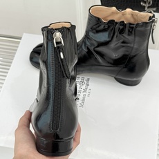 MaisonMargiela|MM6马吉拉 复古蝴蝶结褶皱分趾短靴 蝴蝶结柔化解构先锋感 褶皱皮面晕开复古调性 经典t MaisonMargiela|MM6马吉拉 复古蝴蝶结褶皱分趾短靴 蝴蝶结柔化解构先锋感 褶皱皮面晕开复古调性 经典t