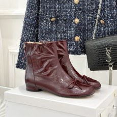 MaisonMargiela|MM6马吉拉 复古蝴蝶结褶皱分趾短靴 蝴蝶结柔化解构先锋感 褶皱皮面晕开复古调性 经典t MaisonMargiela|MM6马吉拉 复古蝴蝶结褶皱分趾短靴 蝴蝶结柔化解构先锋感 褶皱皮面晕开复古调性 经典t
