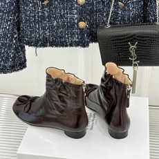 MaisonMargiela|MM6马吉拉 复古蝴蝶结褶皱分趾短靴 蝴蝶结柔化解构先锋感 褶皱皮面晕开复古调性 经典t MaisonMargiela|MM6马吉拉 复古蝴蝶结褶皱分趾短靴 蝴蝶结柔化解构先锋感 褶皱皮面晕开复古调性 经典t