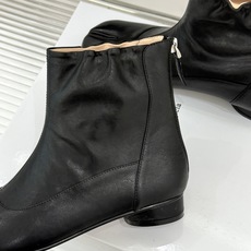MaisonMargiela|MM6马吉拉 复古蝴蝶结褶皱分趾短靴 蝴蝶结柔化解构先锋感 褶皱皮面晕开复古调性 经典t MaisonMargiela|MM6马吉拉 复古蝴蝶结褶皱分趾短靴 蝴蝶结柔化解构先锋感 褶皱皮面晕开复古调性 经典t