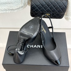 CHANE*|小香26B新品拼色 高跟鞋凉鞋 双色重绎经典美学设计 小尖头勾勒利落线条 后绊带贴合脚踝不掉跟 细高跟撑起 CHANE*|小香26B新品拼色 高跟鞋凉鞋 双色重绎经典美学设计 小尖头勾勒利落线条 后绊带贴合脚踝不掉跟 细高跟撑起