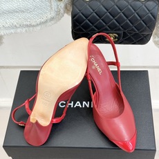 CHANE*|小香26B新品拼色 高跟鞋凉鞋 双色重绎经典美学设计 小尖头勾勒利落线条 后绊带贴合脚踝不掉跟 细高跟撑起 CHANE*|小香26B新品拼色 高跟鞋凉鞋 双色重绎经典美学设计 小尖头勾勒利落线条 后绊带贴合脚踝不掉跟 细高跟撑起
